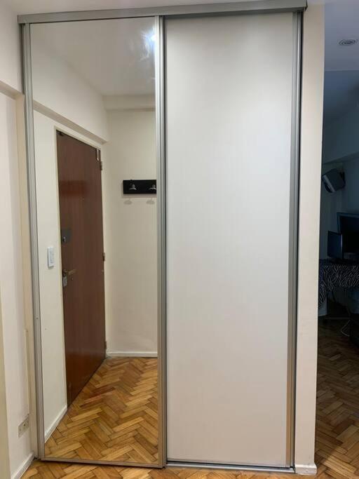 Recoleta Departamento Con Patio. Appartamento *
